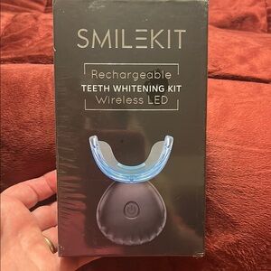 Wireless LED Teeth Whitening Kit - Black. NWT in packaging unsealed